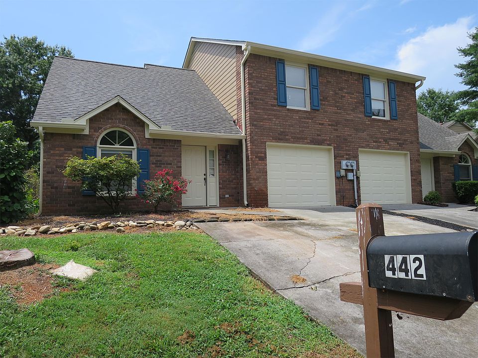 1st image of 442 Eagle Brook Dr #1