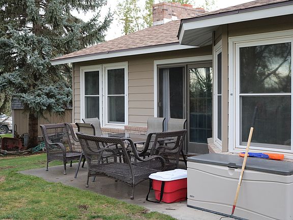 4th image of 209 Hilltop Dr