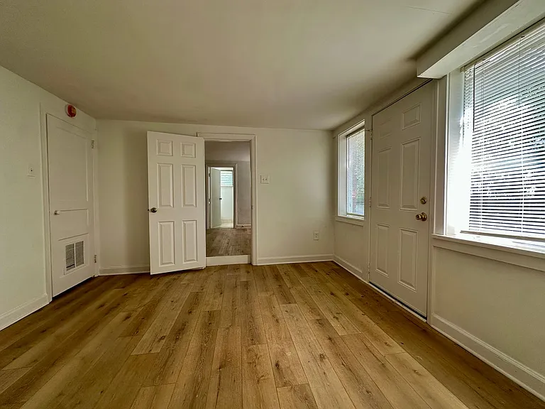 4507 Woodlawn — Photo 7
