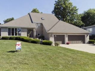 2938 Oakmont Dr, Decatur, IL 62521