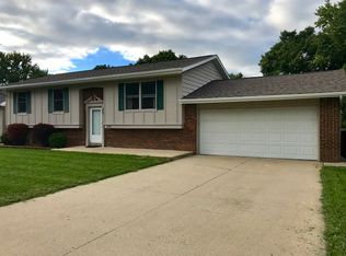 1304 Jersey Ave, Normal, IL 61761