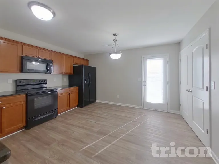 9638 Hanberry Blvd — Photo 5