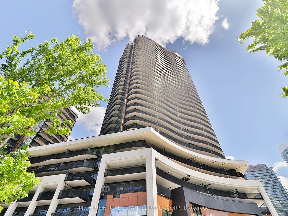 18 Esther Shiner Blvd #733
