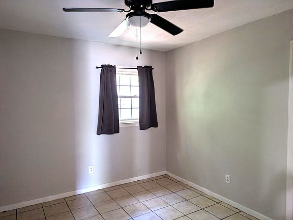 4th image of 211 8th Avenue Dr SE #3