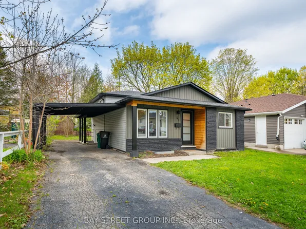 41 Helene Cres, Waterloo, ON N2L 5E6