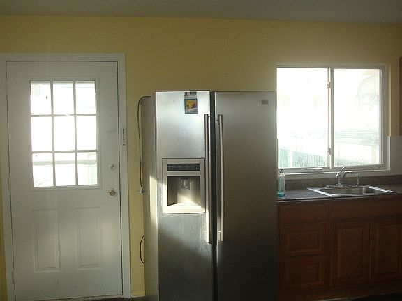 5th image of 212 Mosel Ave #House
