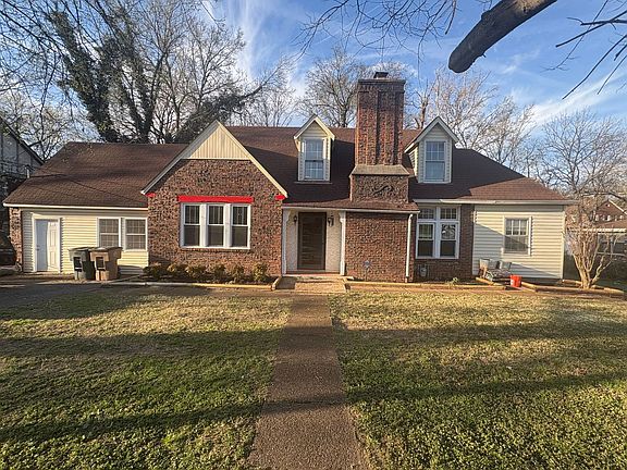 2nd image of 1010 Gale Ln