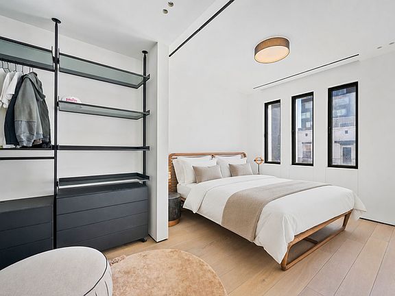 4th image of 455 W 19th St APT 6S