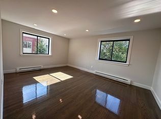310 Hammond Pond Pkwy #502, Chestnut Hill, MA 02467