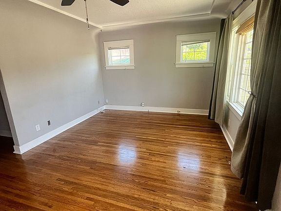 4th image of 5320 Lenox Dr