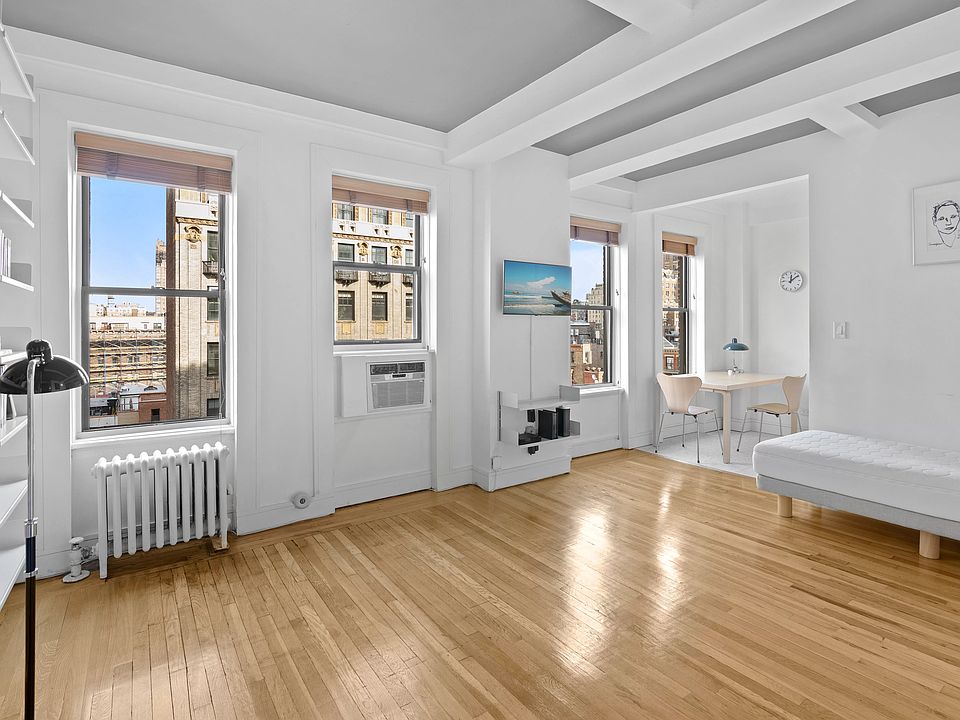 1st image of 116 W 72nd St APT 10B
