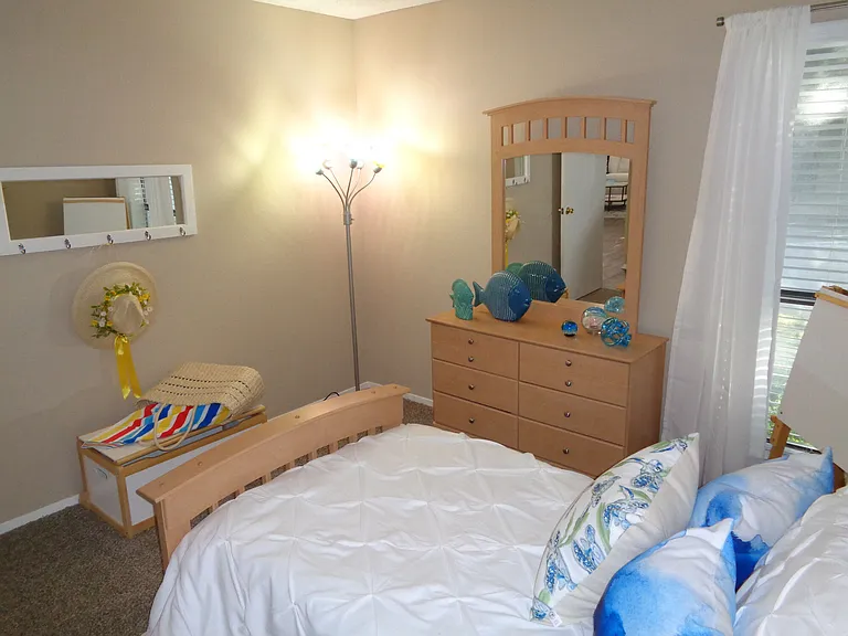 Woodlake Apartments — Photo 10