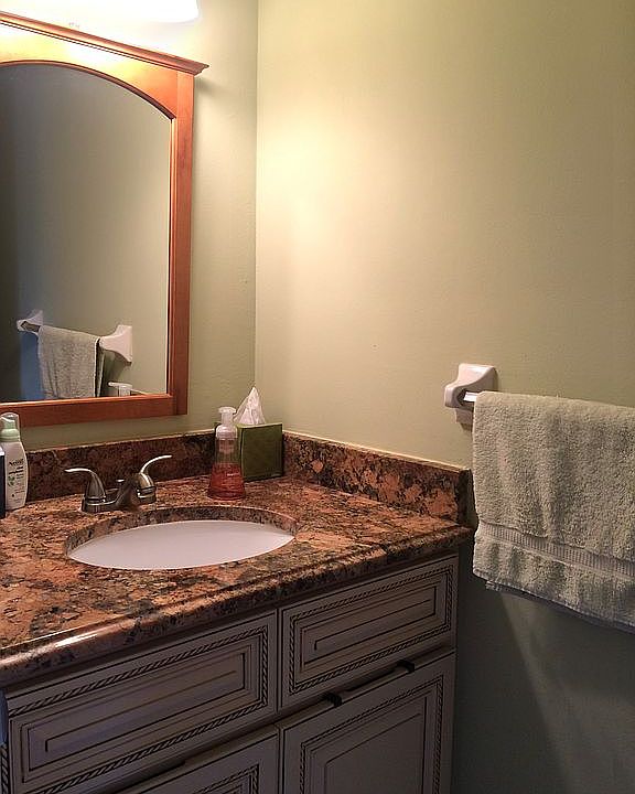 1/2 Bath