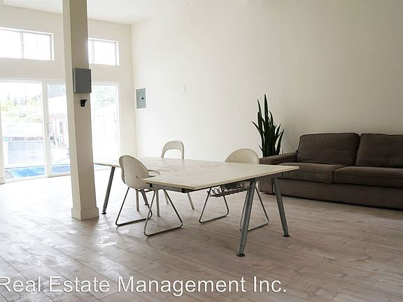 4th image of 1619 Micheltorena St #1621