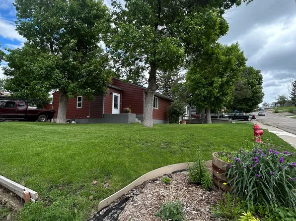 803 11th St, Havre, MT 59501