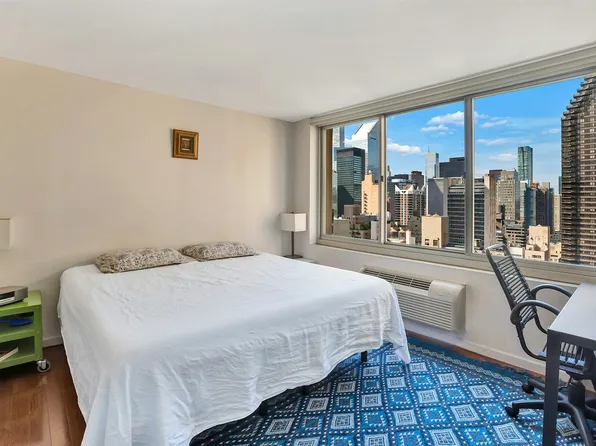 333 East 45th Street 26E image 2 of 14