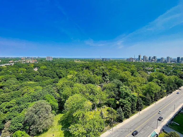 585 Bloor St E #1718 — Photo 25