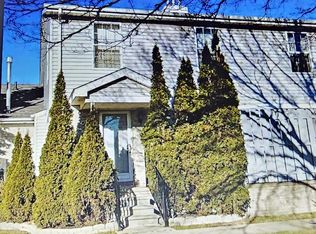 47043 Auburn Ct, Shelby Township, MI 48317