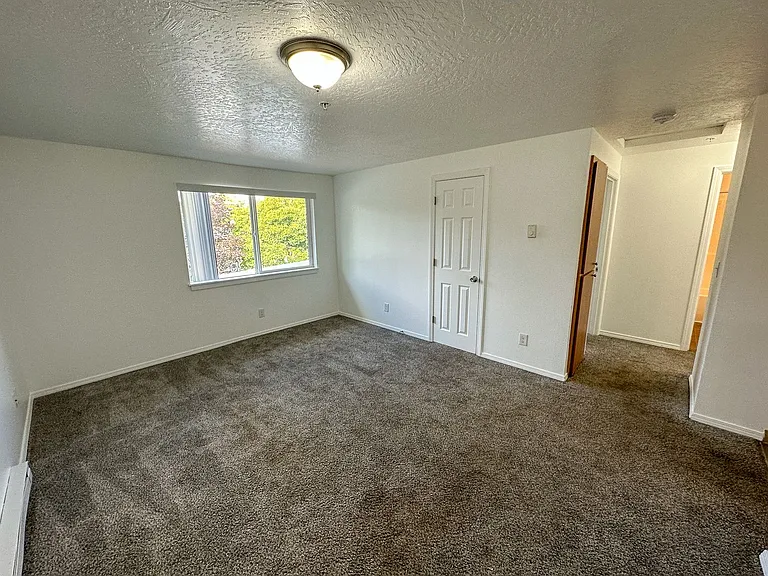 3446-3462 Hadley St NE — Photo 9