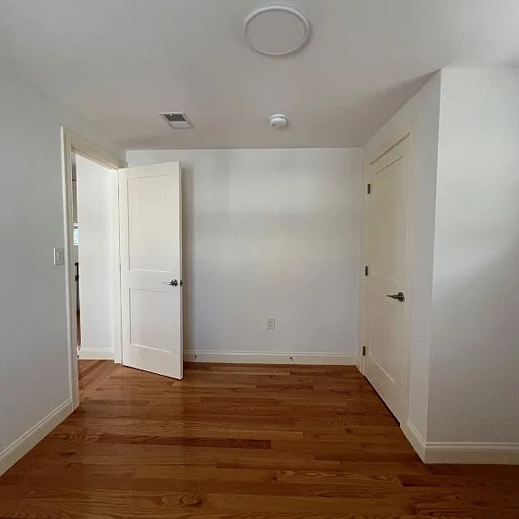 21 Wall St #2 — Photo 28