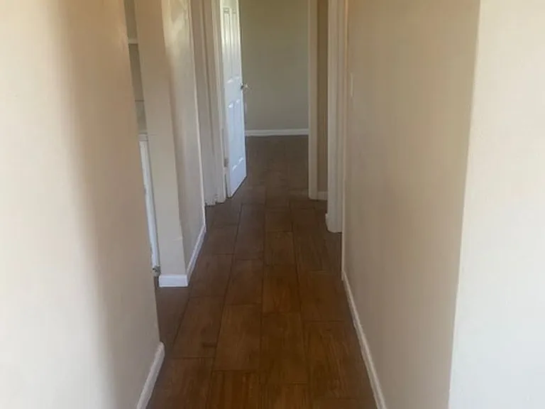 1162 Hampshire Ave — Photo 16