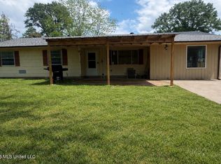 527 Carpenter St, Utica, MS 39175