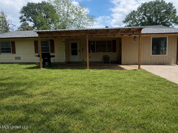 527 Carpenter St, Utica, MS 39175