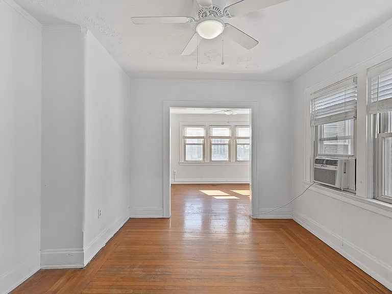 3096 Madison Rd #8 — Photo 4