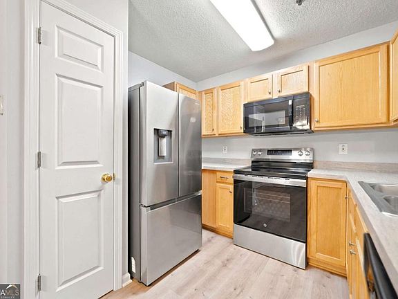 3rd image of 314 Cottonwood Creek Cir