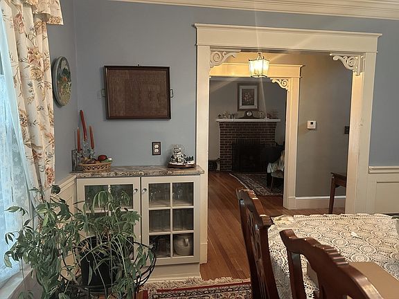 5th image of 142 Springfield St