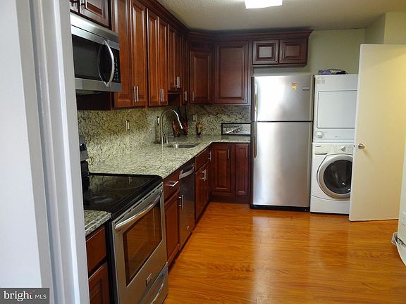 5th image of 203 Yoakum Py #310
