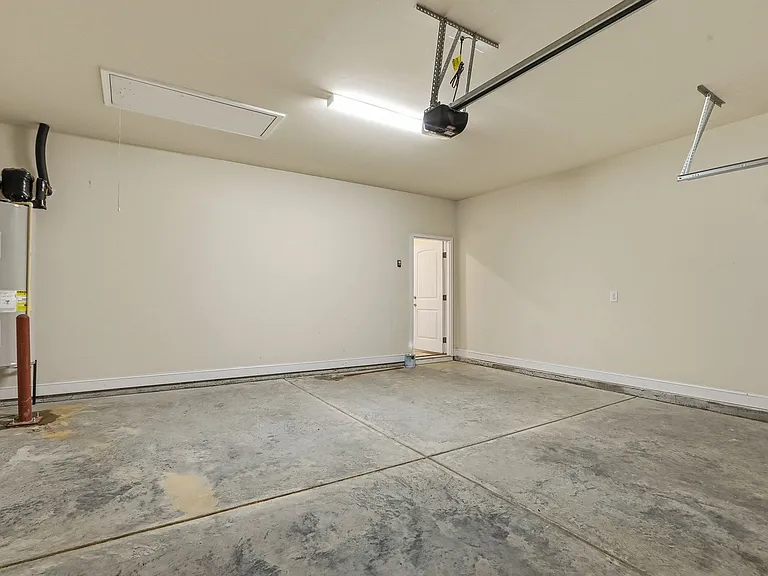 52 Woodwater Cir — Photo 39