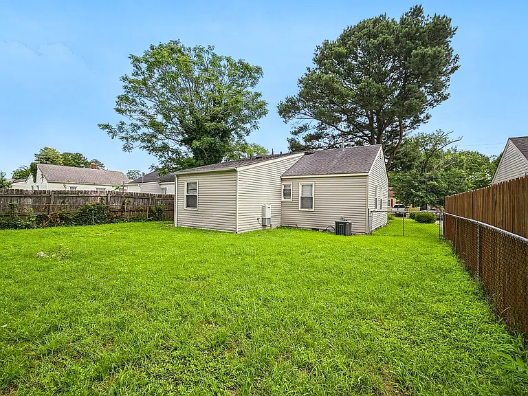 55 Greeneland Blvd — Photo 16