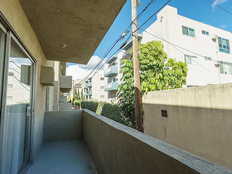 238 South Serrano Ave — Photo 31