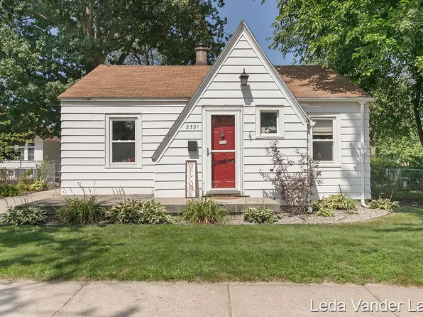 3331 Oak St, Hudsonville, MI 49426