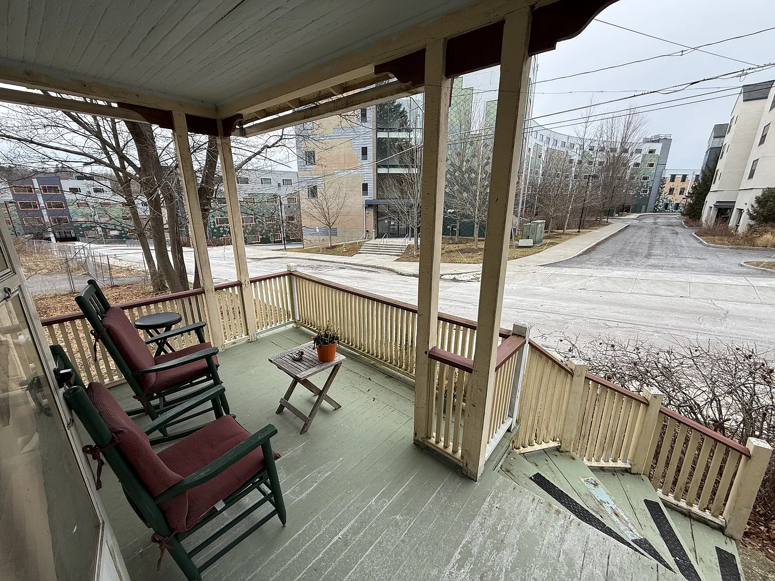 105 Valentine Place - Hse — Photo 2