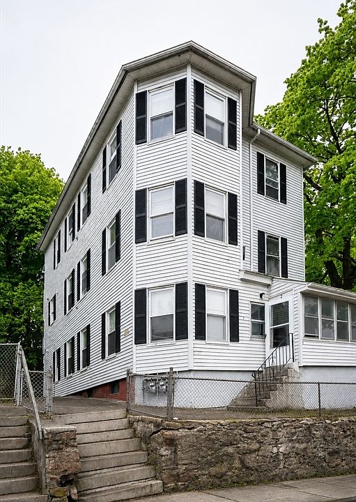 1st image of 2 E Kendall St