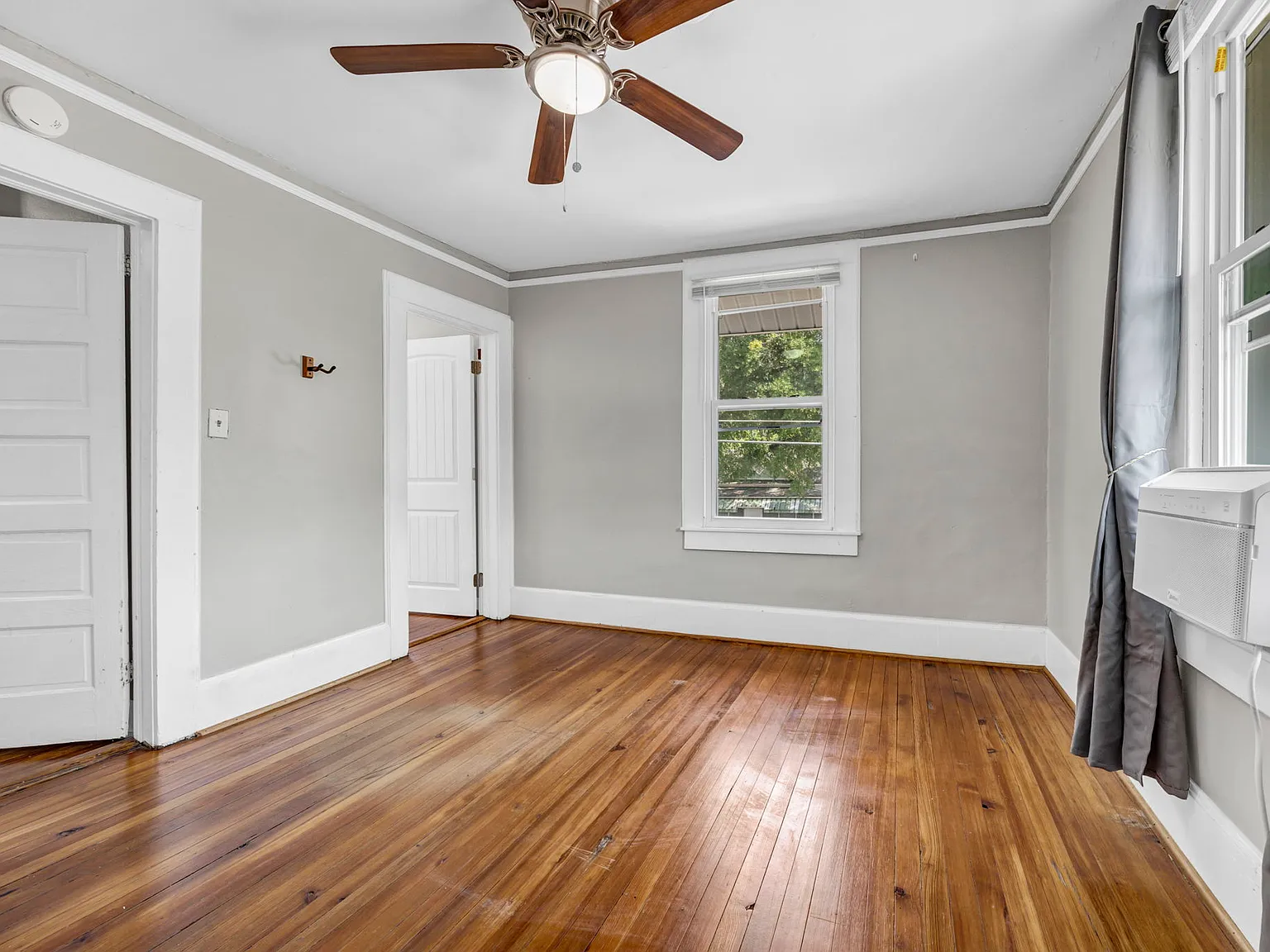 4 bed, 1600 sqft, $3,400 — Photo 4