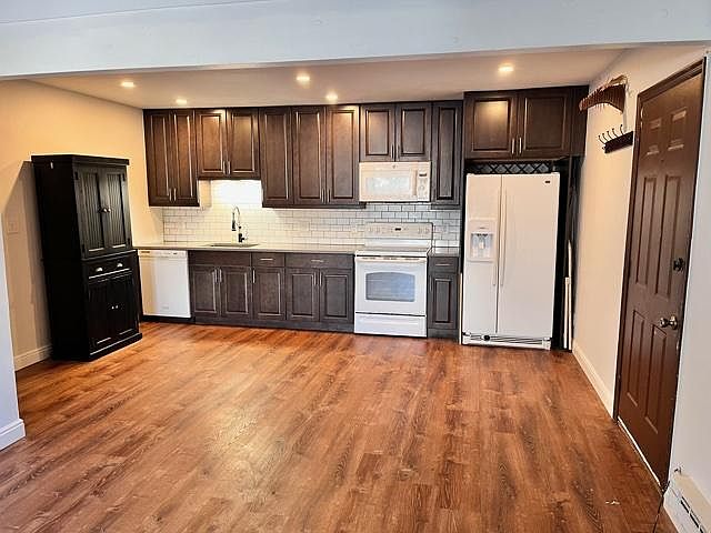 Living Room/Kitchen