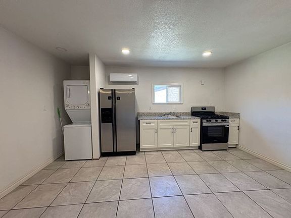 4th image of 1752 N Stanford Ave #2