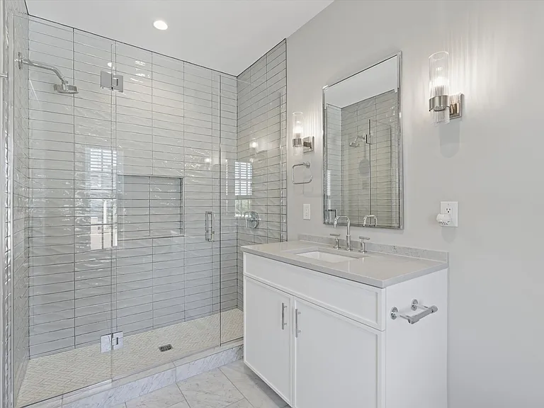 2nd Bedroom on-suite bathroom