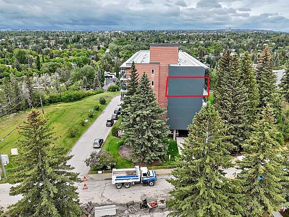 5th image of 3339 E Rideau Pl SW #601