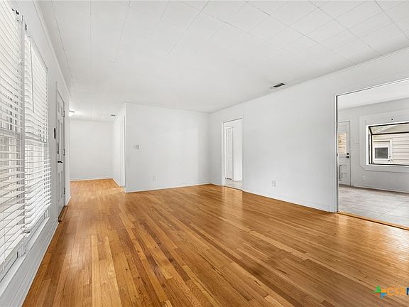 5th image of 510 W Thompson Ave