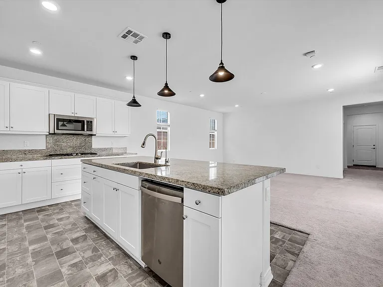 2978 E Penny Ln — Photo 16