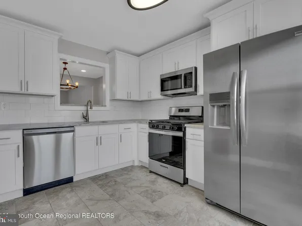 2106 Adams Ave, Toms River, NJ 08753