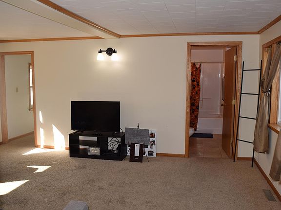 3rd image of 243 Southview St