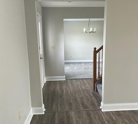 4th image of 2009 Apple Knoll Ln
