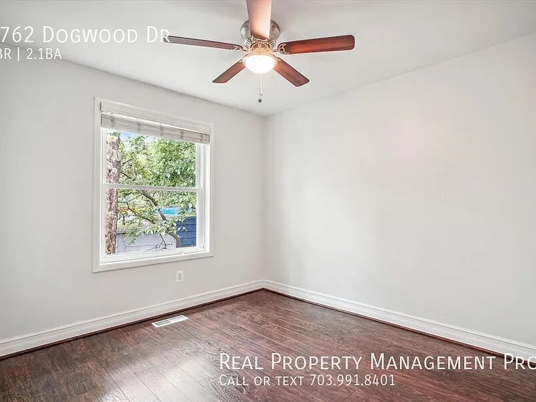 1762 Dogwood Dr — Photo 15