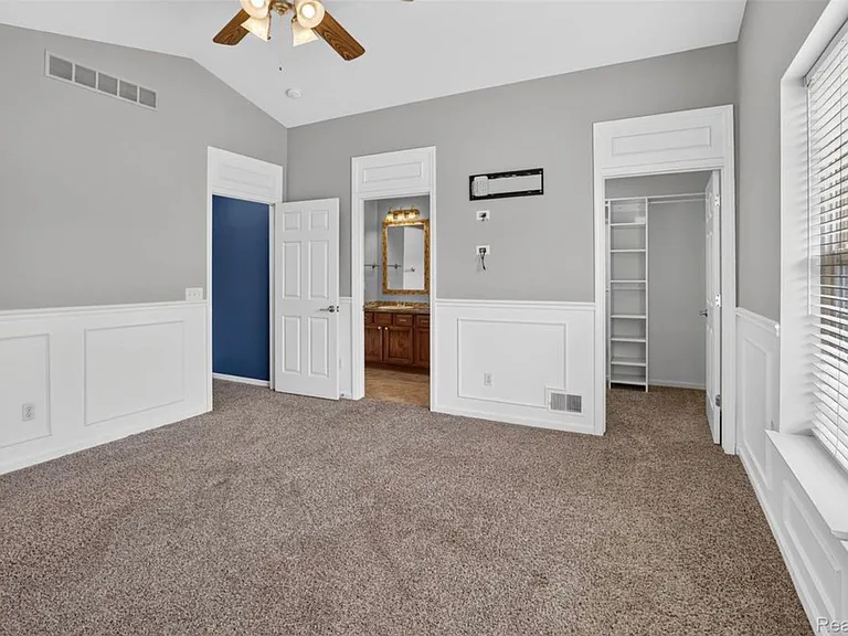 5001 Meadow Crest Cir — Photo 21