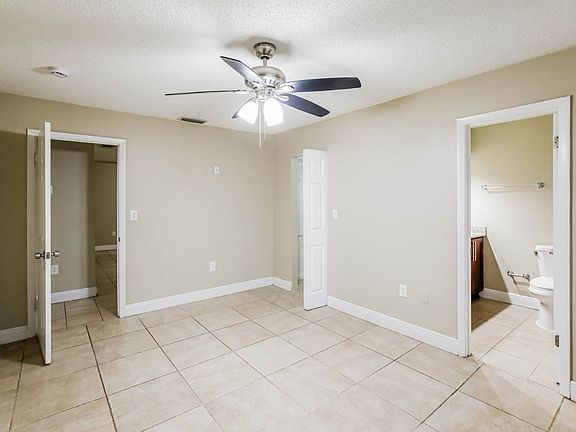 4th image of 20018 W Oakmont Cir